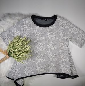 Fab'rik Quilted Floral Shark Bite Top